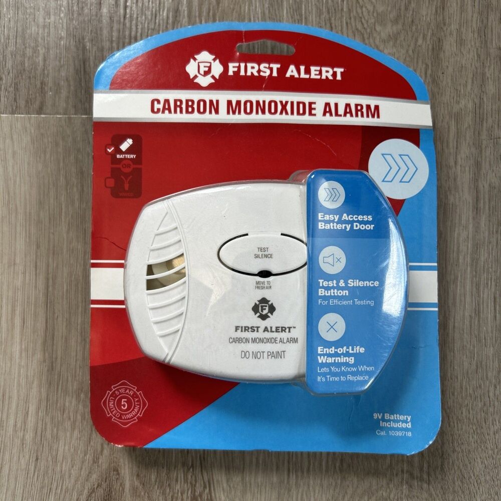 First Alert Carbon Monoxide Alarm Battery Powered White Model CO400 New Sealed